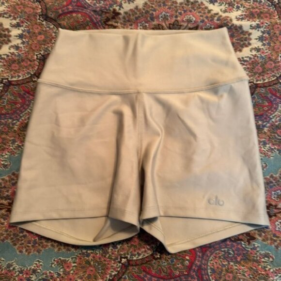 ALO YOGA 5" Airlift Energy Short - Picture 1 of 4
